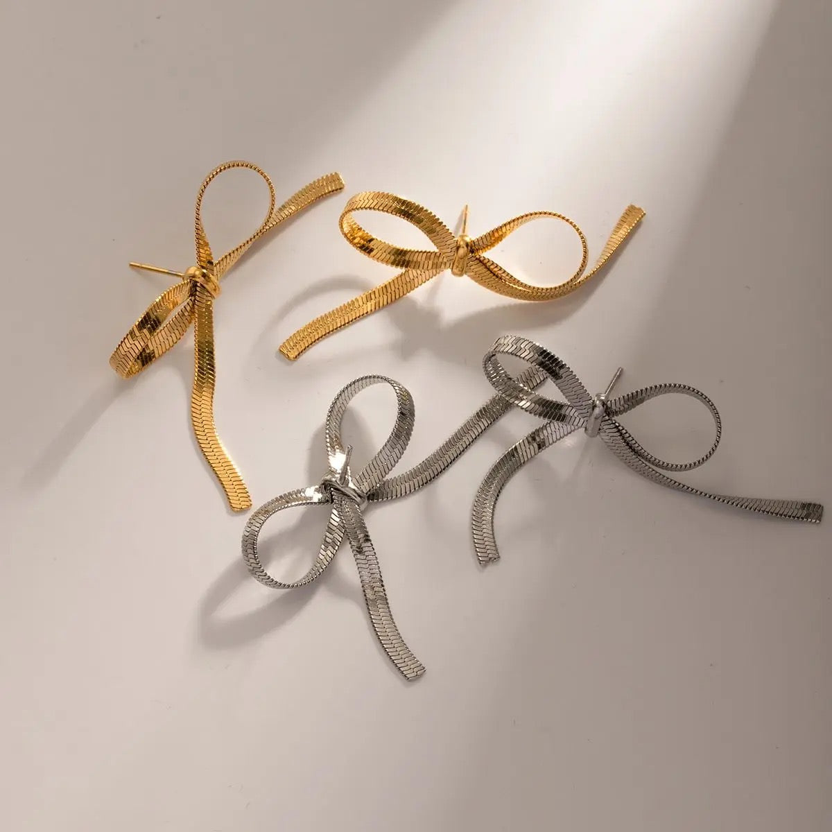Buy Gold Knot online at Mithra and Co.
