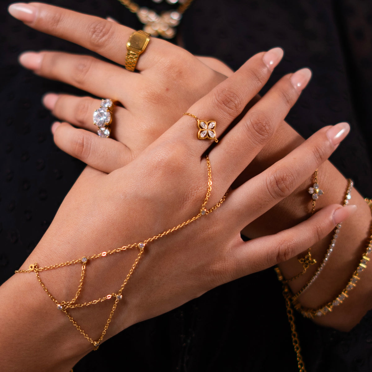 Scalloped Drape Hand Chain
