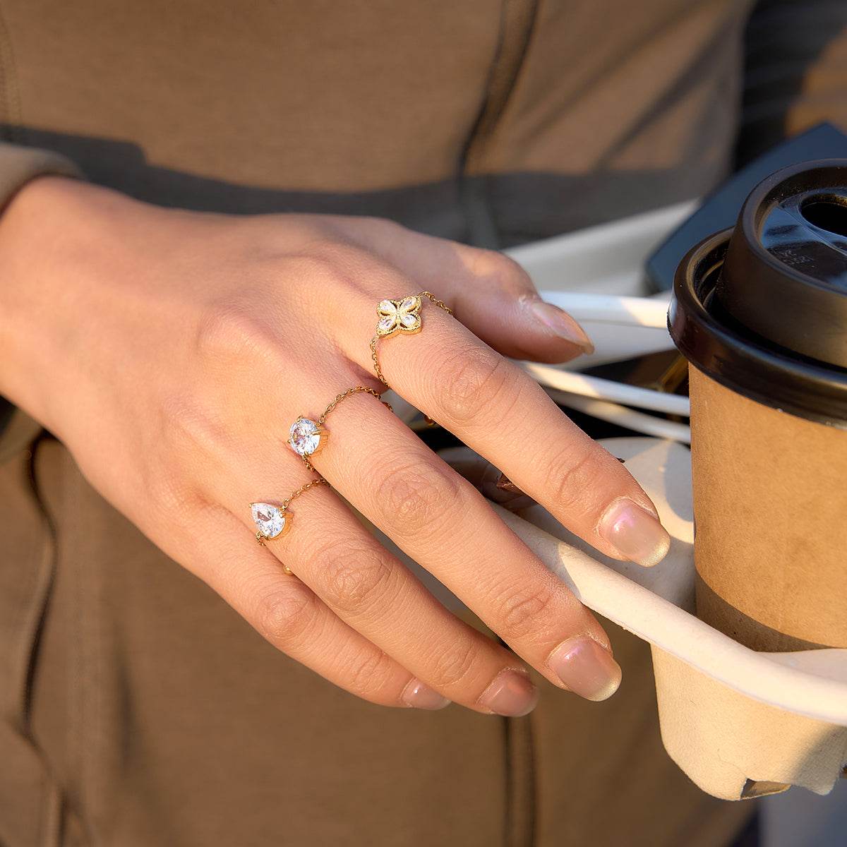 Solitaire Teardrop Chain Ring